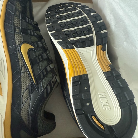Nike P-6000 SE (8.5 men’s/10 women’s) - Picture 2 of 3